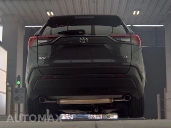 2025 Toyota RAV4 XLE - miniatura 7