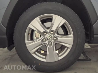 2025 Toyota RAV4 XLE - miniatura 9
