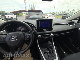 2025 Toyota RAV4 XLE - miniatura 17