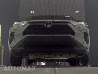 2025 Toyota RAV4 XLE - miniatura 3