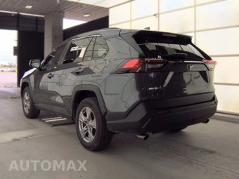 2025 Toyota RAV4 XLE - miniatura 8