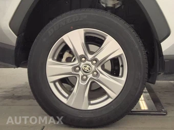 2025 Toyota RAV4 XLE – miniatura 11
