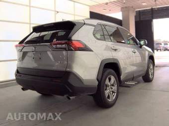 2025 Toyota RAV4 XLE – miniatura 5