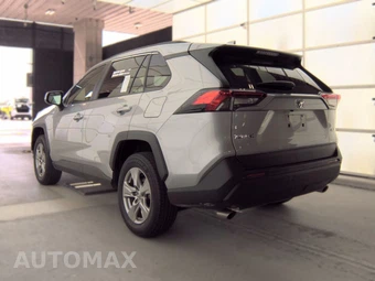 2025 Toyota RAV4 XLE – miniatura 8
