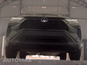 2025 Toyota RAV4 XLE - miniatura 3