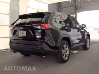 2025 Toyota RAV4 XLE - miniatura 5