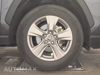 2025 Toyota RAV4 XLE – miniatura 10