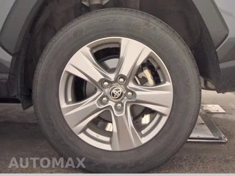 2025 Toyota RAV4 XLE – miniatura 12