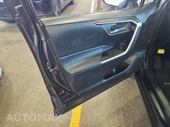 2025 Toyota RAV4 XLE – miniatura 15