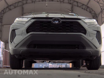 2025 Toyota RAV4 XLE – miniatura 3