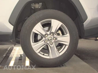 2025 Toyota RAV4 XLE – miniatura 12