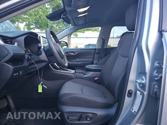 2025 Toyota RAV4 XLE – miniatura 13