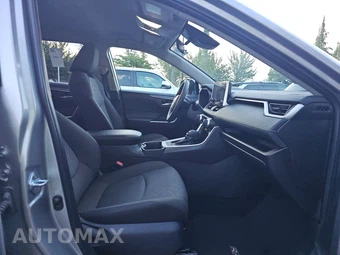 2025 Toyota RAV4 XLE – miniatura 14