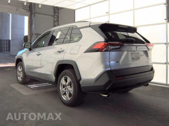 2025 Toyota RAV4 XLE – miniatura 8