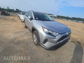2025 Toyota RAV4 XLE - miniatura 3