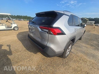 2025 Toyota RAV4 XLE - miniatura 4