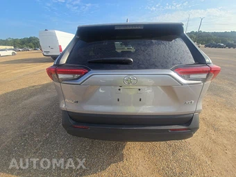 2025 Toyota RAV4 XLE - miniatura 5