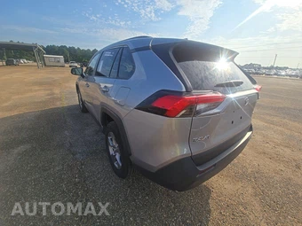 2025 Toyota RAV4 XLE - miniatura 6