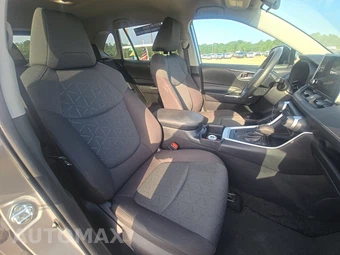 2025 Toyota RAV4 XLE - miniatura 8