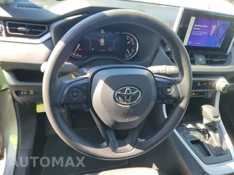 2025 Toyota RAV4 XLE – miniatura 10