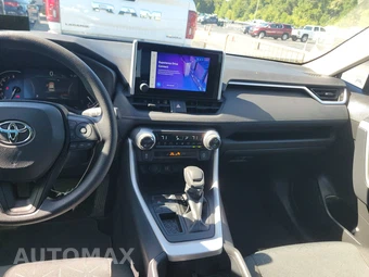 2025 Toyota RAV4 XLE – miniatura 11