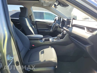 2025 Toyota RAV4 XLE – miniatura 8