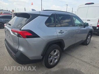 2025 Toyota RAV4 XLE – miniatura 4