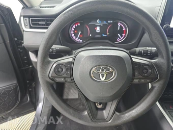 2025 Toyota RAV4 XLE - miniatura 10