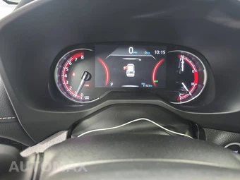 2025 Toyota RAV4 XLE - miniatura 12