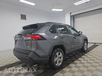 2025 Toyota RAV4 XLE - miniatura 4