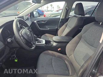 2025 Toyota RAV4 XLE – miniatura 13