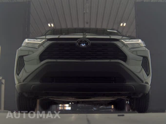 2025 Toyota RAV4 XLE – miniatura 3