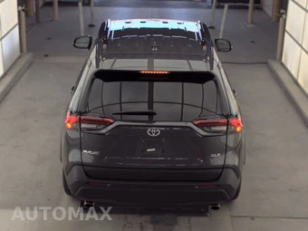 2025 Toyota RAV4 XLE – miniatura 6