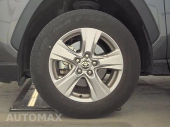 2025 Toyota RAV4 XLE – miniatura 9