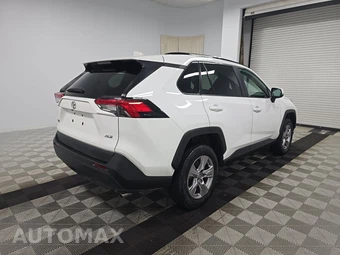2025 Toyota RAV4 XLE - miniatura 4