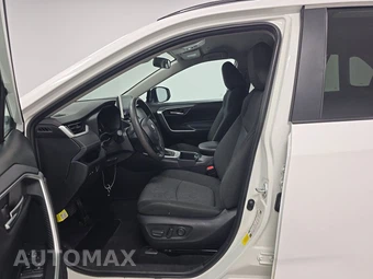 2025 Toyota RAV4 XLE - miniatura 7