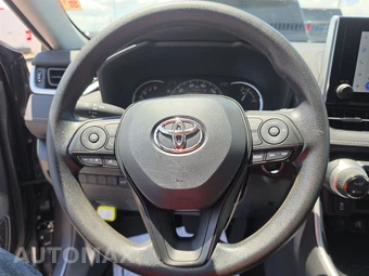 2025 Toyota RAV4 XLE - miniatura 10