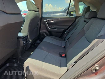 2025 Toyota RAV4 XLE - miniatura 13