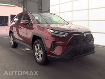 2025 Toyota RAV4 XLE – miniatura 3