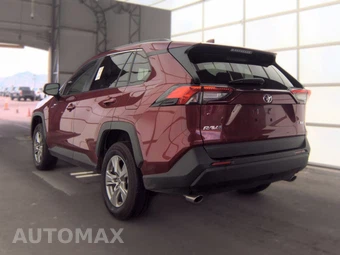 2025 Toyota RAV4 XLE – miniatura 6