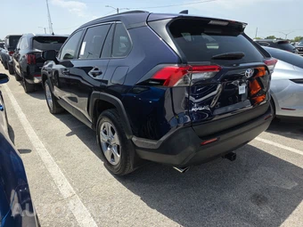 2025 Toyota RAV4 XLE - miniatura 6