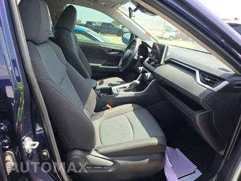 2025 Toyota RAV4 XLE - miniatura 8