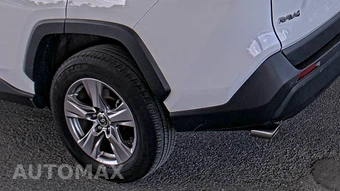 2025 Toyota RAV4 XLE - miniatura 10
