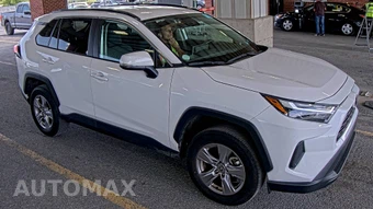2025 Toyota RAV4 XLE - miniatura 3