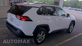 2025 Toyota RAV4 XLE - miniatura 4
