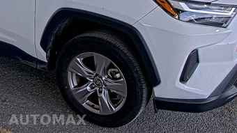 2025 Toyota RAV4 XLE - miniatura 8