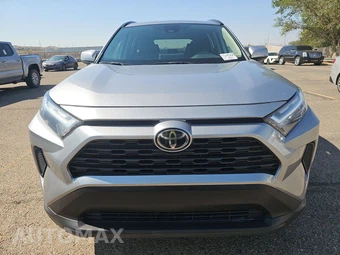 2025 Toyota RAV4 XLE - miniatura 2