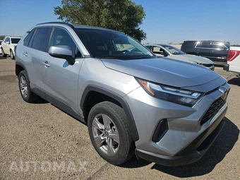 2025 Toyota RAV4 XLE - miniatura 3