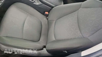 2025 Toyota RAV4 XLE - miniatura 31