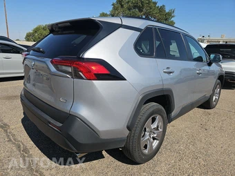 2025 Toyota RAV4 XLE - miniatura 4